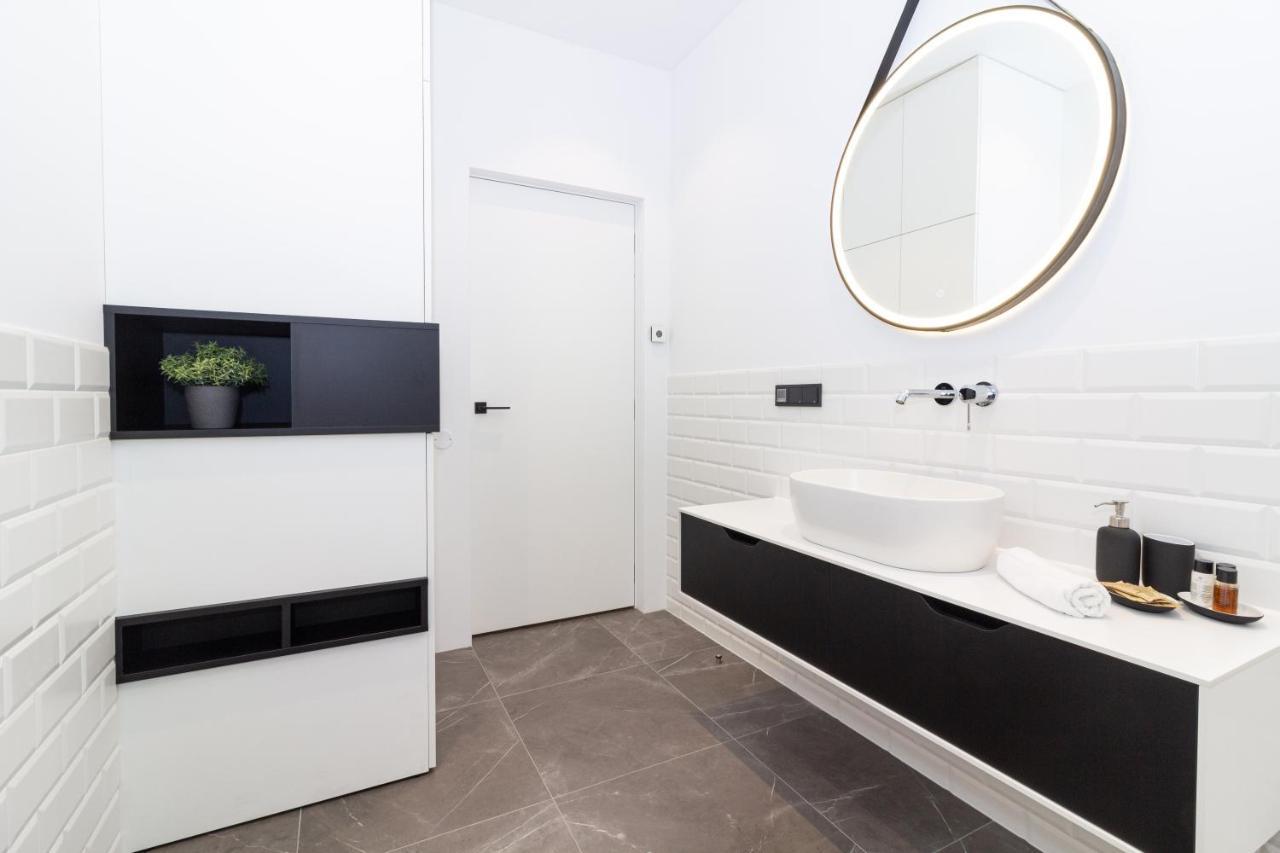Cohost I Oldtown 60M2 Apt W-Garage Parking, Balcony & Self Check-In VNO Exterior foto